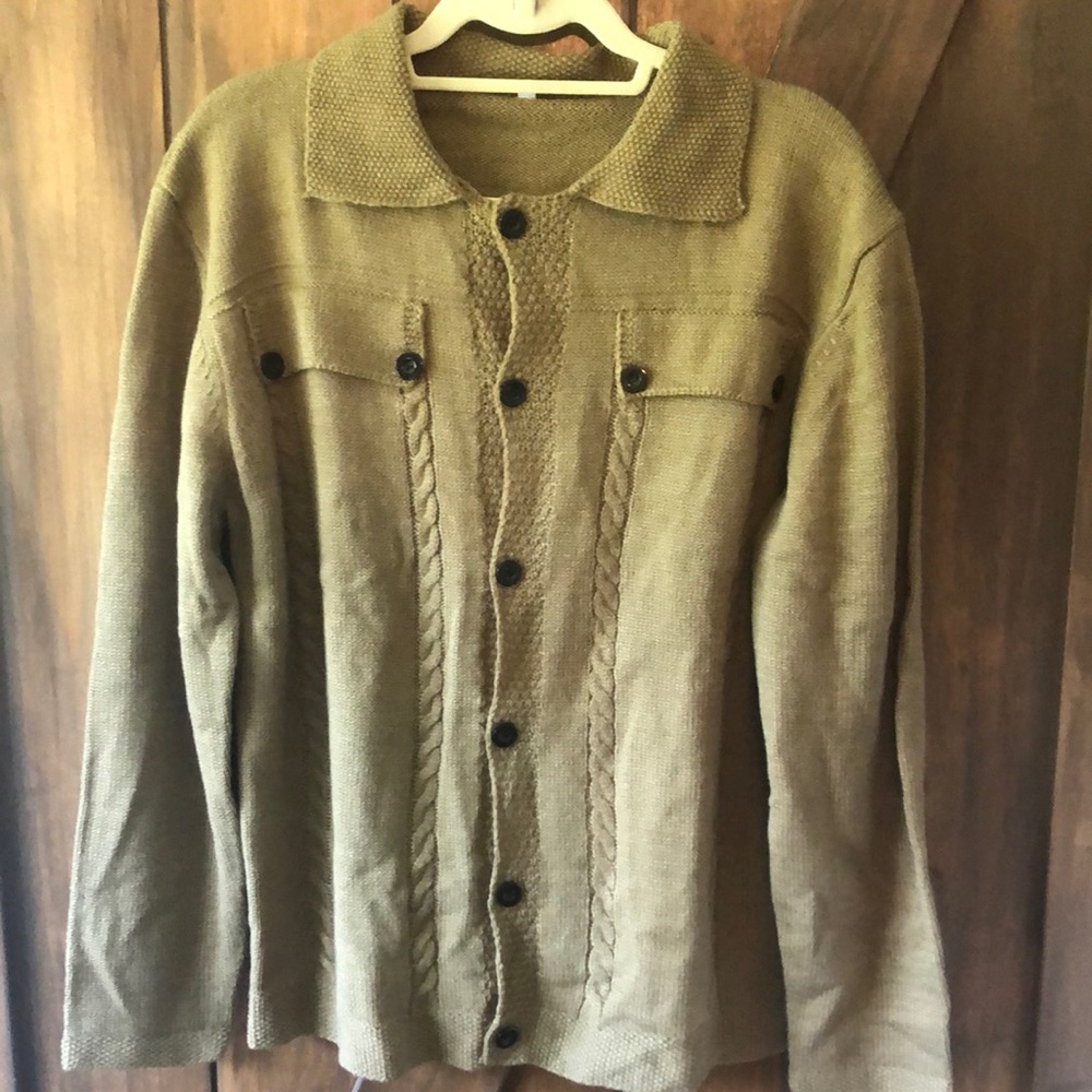 $5/$25 Sweater with faux pocket detailing NWOT